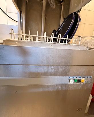 Lavastoviglie e lavabicchieri