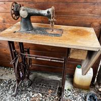 Mobile per macchina da cucire Singer
