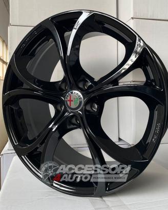 Cerchi in lega 18 dedica Alfa Romeo Performance