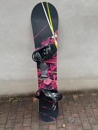 Tavola daSnowboard con attacchi