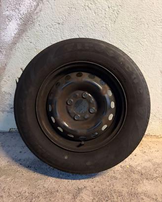Cerchi in ferro 13" con pneumatici 155/80 R13