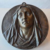 Bassorilievo Madonna Dolente in bronzo firmato