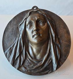Bassorilievo Madonna Dolente in bronzo firmato