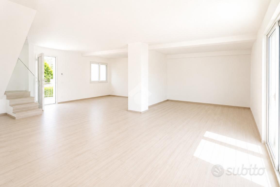 House in Ravenna, Lirica - Altro