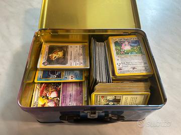 Grande numero di carte Pokemon