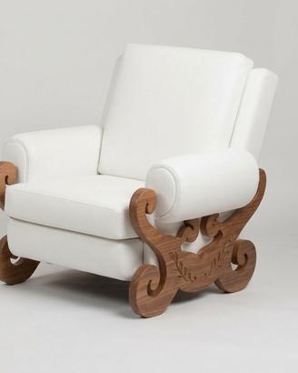 Poltrona Vintage con Struttura in Legno Intagliato