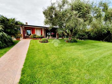 VILLA SINGOLA A POMEZIA