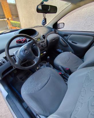 Toyota Yaris 1300 benzina 2001