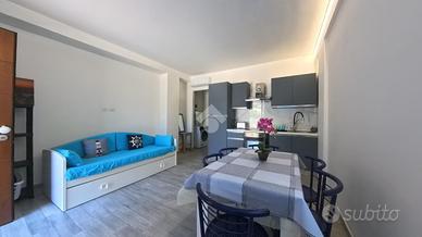 2 LOCALI A CIVITANOVA MARCHE