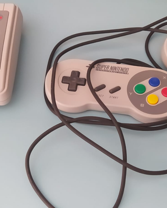 SuperNintendo ClassicMini con 21 giochi installati