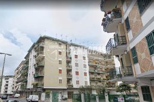 Locale Commerciale a Napoli 2 locali