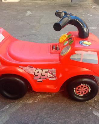 Triciclo, monopattino e macchinine cavalcabili