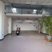 Capannoni vicino al centro di Novara