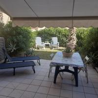 Bilocale ceriale 20 m dal mare con giardino e box
