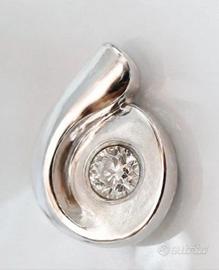 Ciondolo in oro bianco 18 kt e diamante naturale
