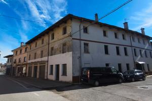 Immobile commerciale e residenziale