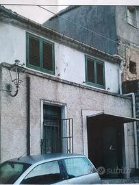 Stabile in Roccamandolfi