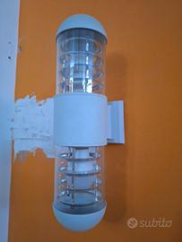 Applique  doppia luce a parete