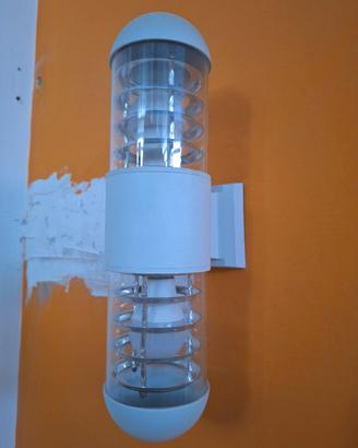 Applique  doppia luce a parete