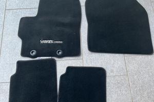 Tappetini originali yaris cross