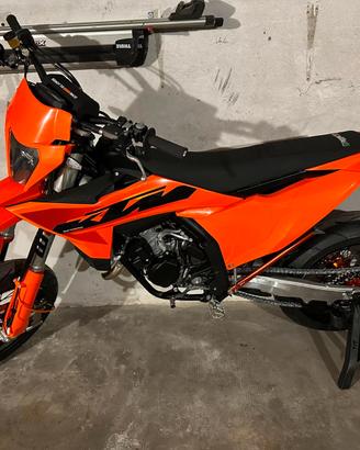 KTM 125 SX 2025 Motard – Targata + kit Cross