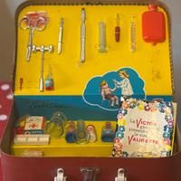Valigetta da infermiera giocattolo vintage Sabrina