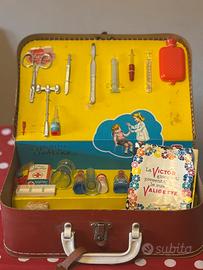 Valigetta da infermiera giocattolo vintage Sabrina