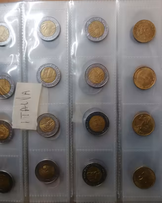 Lotto 250+ Monete Mondo + Album Raccoglitore con F