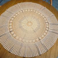 Tovaglia o centrotavola grande all'uncinetto