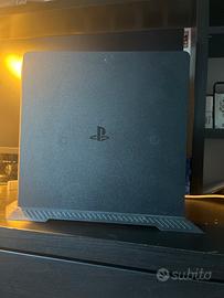 Playstation 4 +giochi e 1 joystick