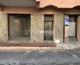 Locale commerciale a due passi dal mare
