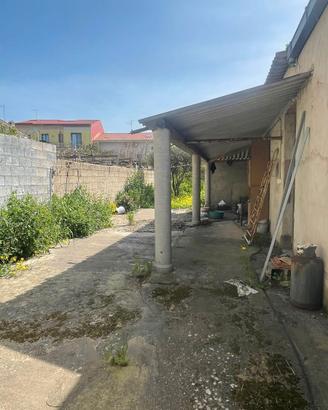 Casa indipendente con ampio cortile