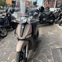 Piaggio Liberty 150 S con bloccaruota