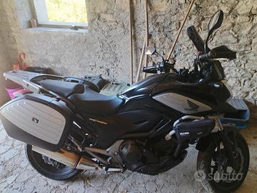 Honda nc750x dct travel edition 