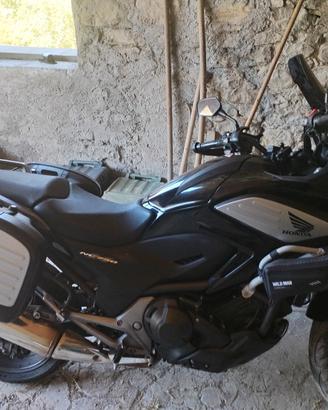 Honda nc750x dct travel edition 