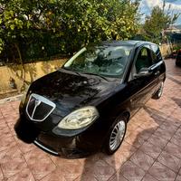 Lancia y 1.2 benzina per neopatentati