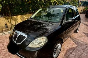 Lancia y 1.2 benzina per neopatentati
