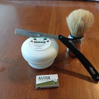 set rasoio pennello + omaggi