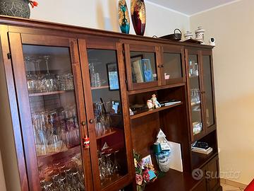 Mobile sala completo vetrine, cassetti, spazio tv