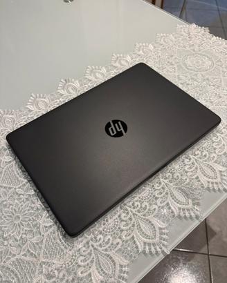 HP Laptop 15” (2023) - Windows 11 + Custodia