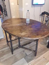 Tavolo antico ovale chiudibile
