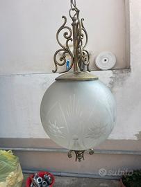 LAMPADARIO A SFERA IN VETRO