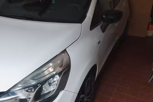 Renault Clio duel