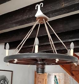 Coppia di lampadari ruota di carro Cowntry