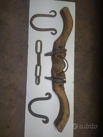 GIOGO ANTICO IN FERRO E LEGNO