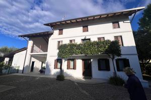 ABITAZIONE IN MEZZO AL VERDE COMPLETAMENTE RISTRUT