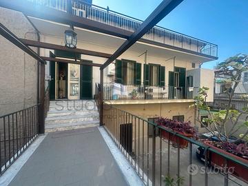 Appartamento In Cortile Zona Centrale