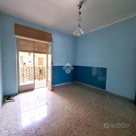 4 LOCALI A PORTICI