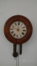 Antico orologio a pendolo da parete "foresta nera"