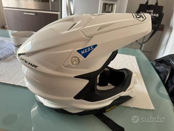 Casco shoei